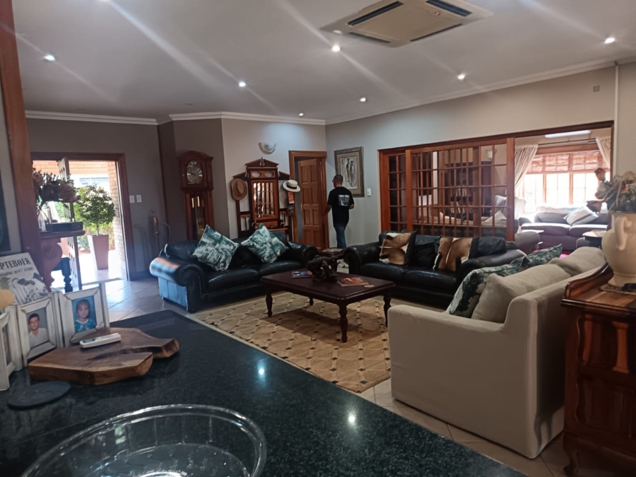 4 Bedroom Property for Sale in Hillcrest Northern Cape